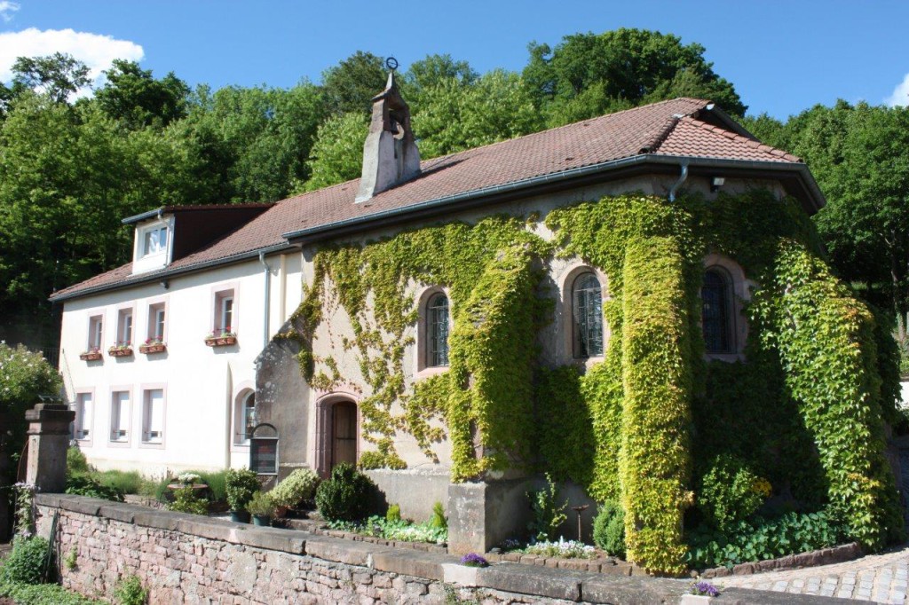 Chapelle St-Roch en juin