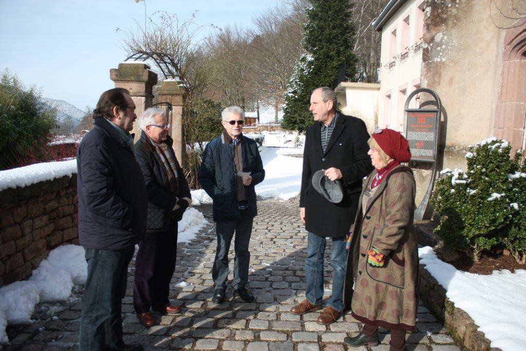 Visite de Jackie Frémont et Jean-Paul Serin de la Fondation du patrimoine et de l'abbé Philippe Baldacini, curé de la paroisse en présence de Jean-François Riotte et Marie-Claude Bourdon le 3 février 2015