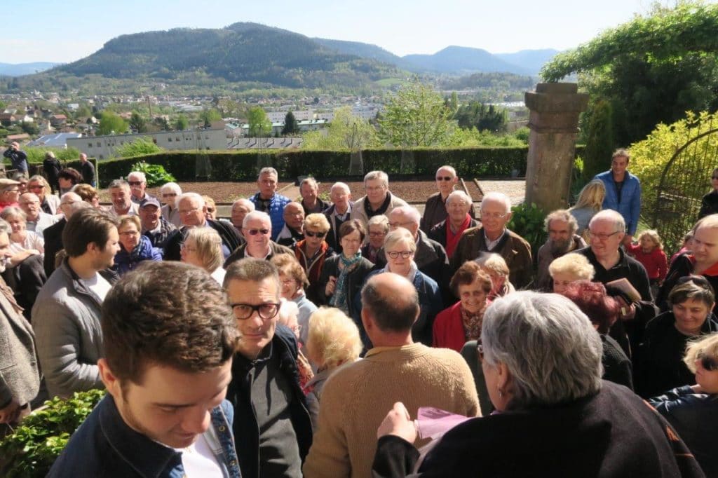 photo de la foule en attente de la deuxième séance