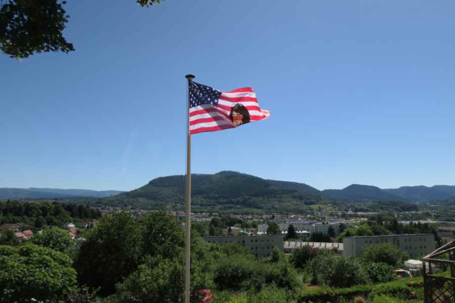 Drapeau américain et Jim Morisson